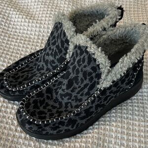 Hey Dude Black and Gray Ankle Booties